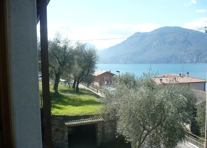 Michela Brenzone sul Garda