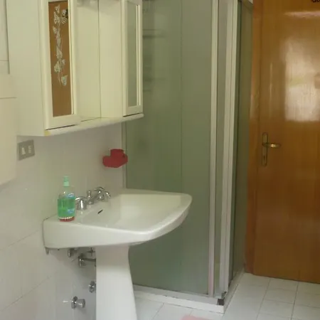 Michela Brenzone sul Garda